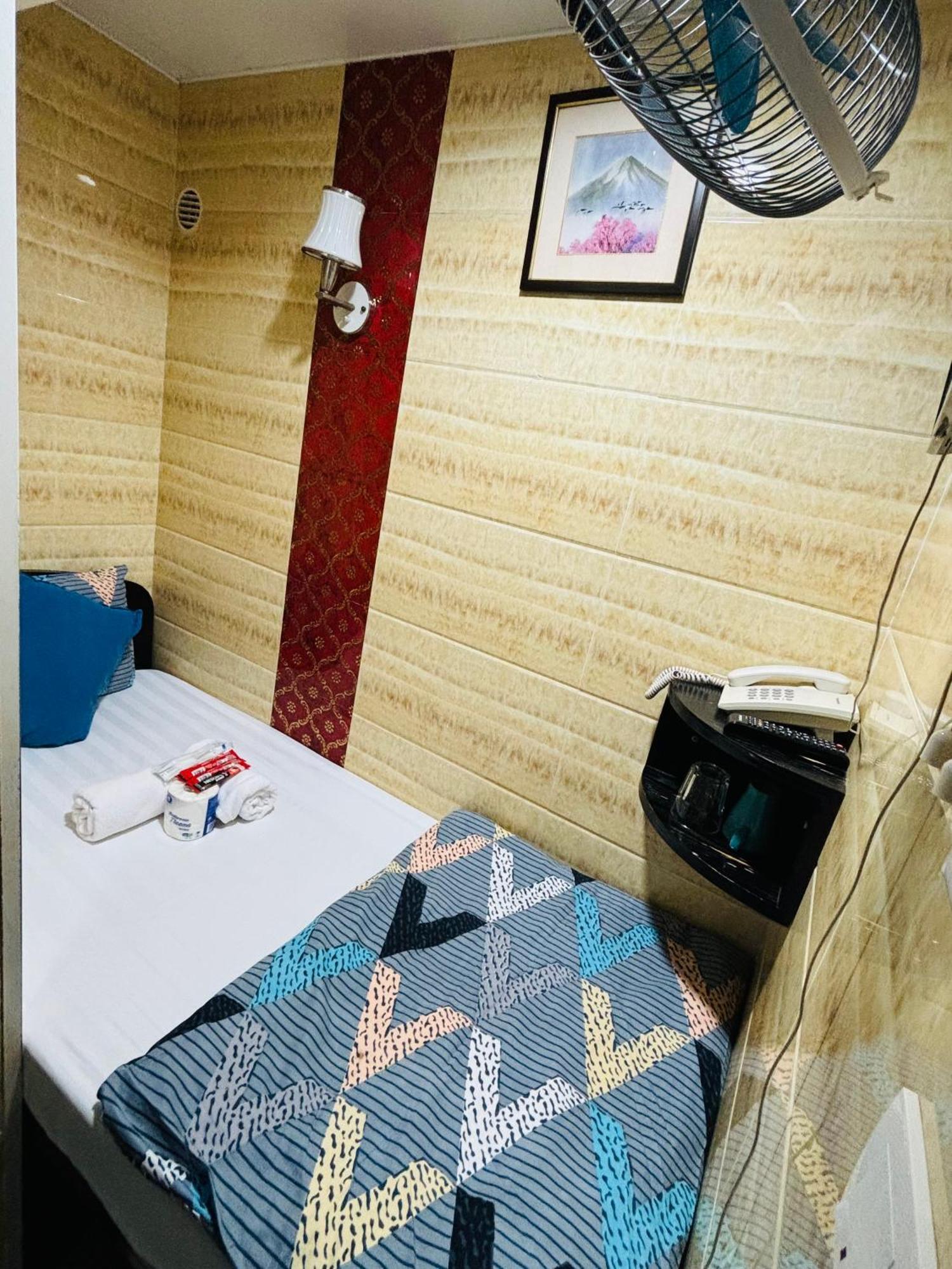 Philippine Hostel Hong Kong Bagian luar foto