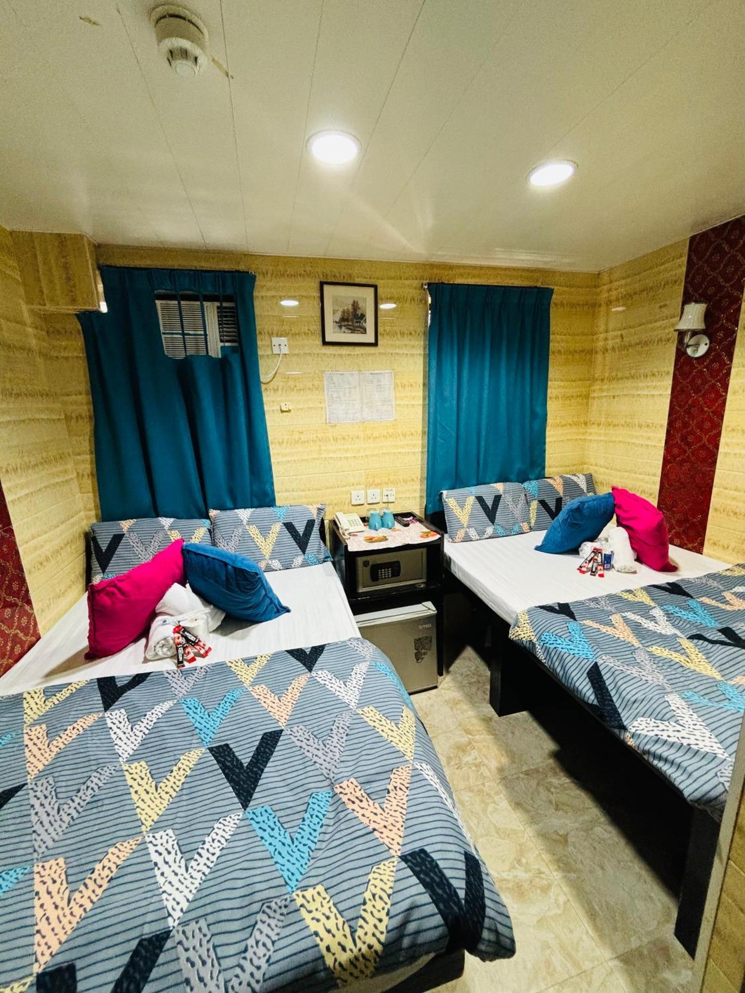 Philippine Hostel Hong Kong Bagian luar foto
