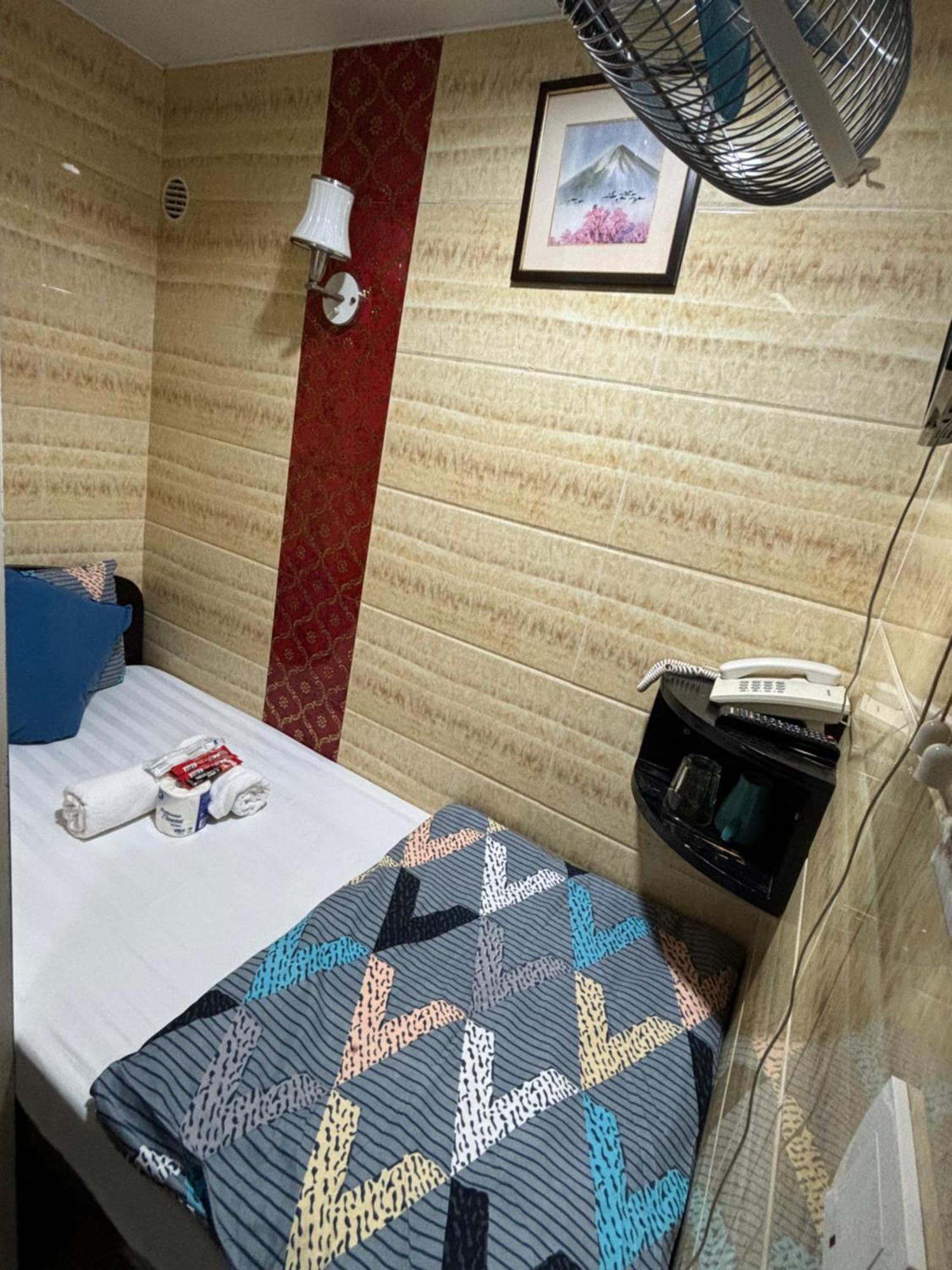 Philippine Hostel Hong Kong Bagian luar foto