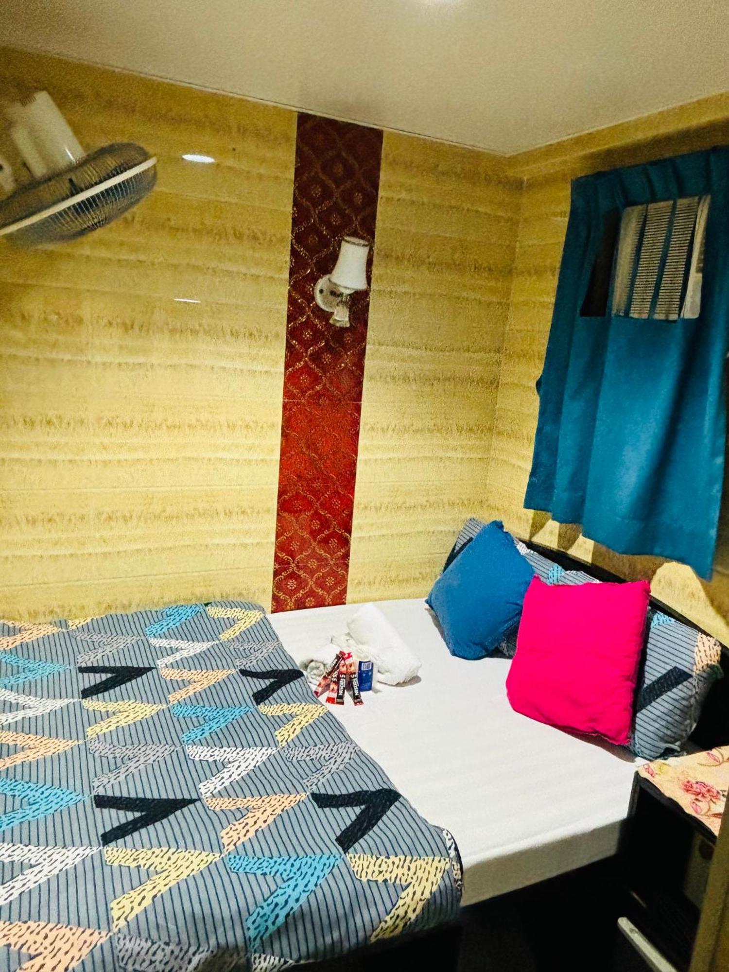 Philippine Hostel Hong Kong Bagian luar foto